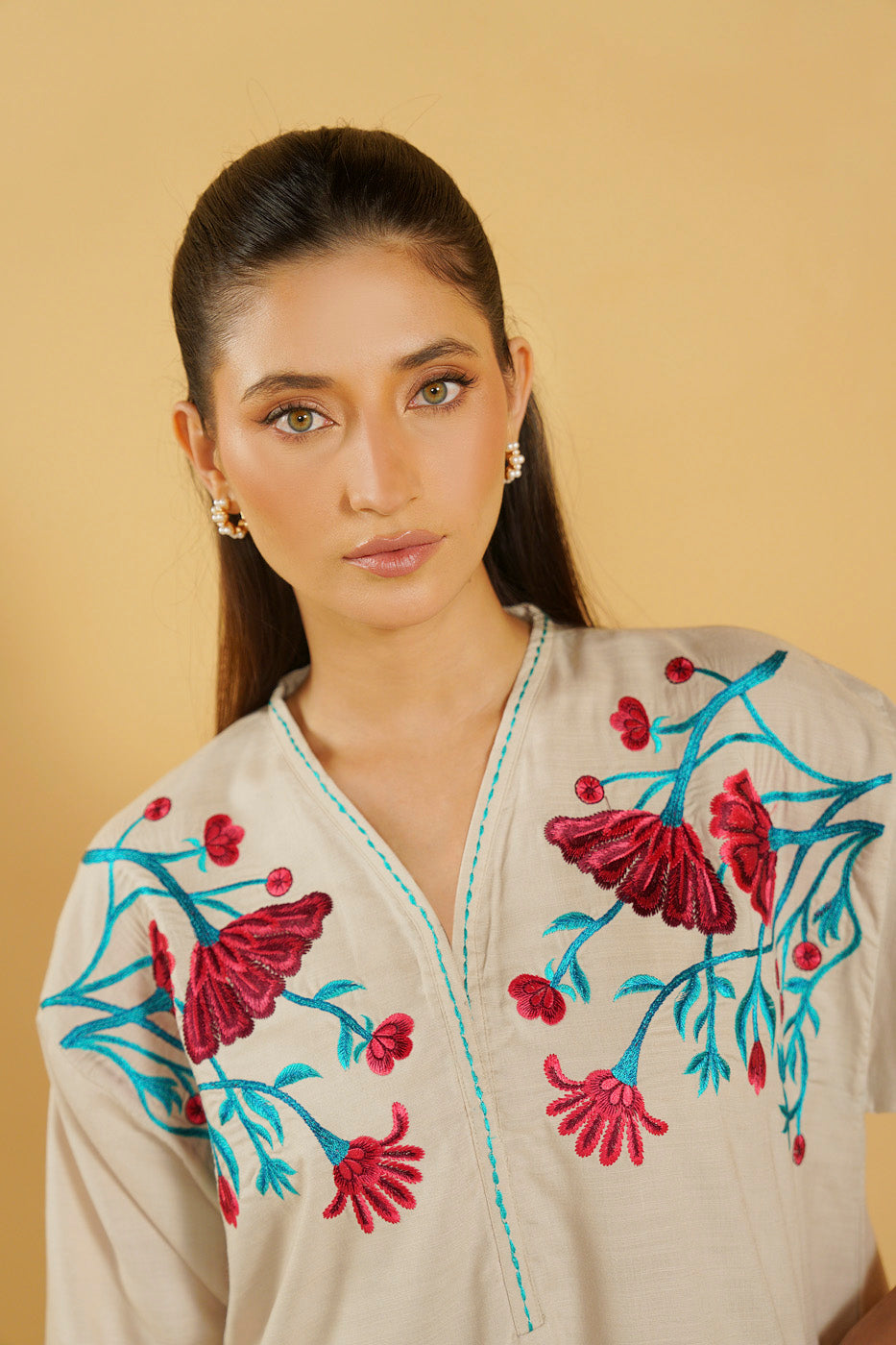 RTW | SHIRT view 3