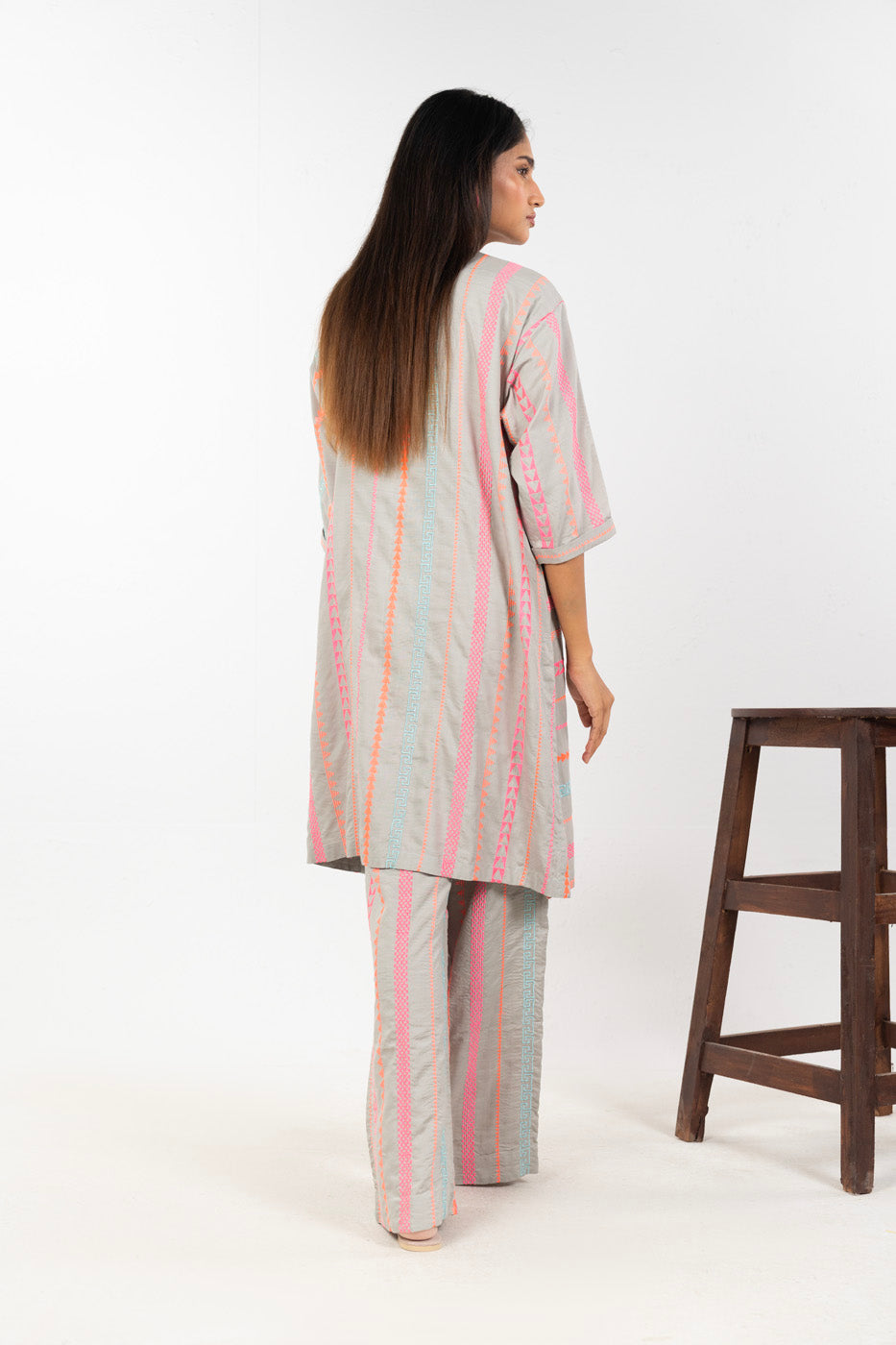 RTW | SHIRT view 4