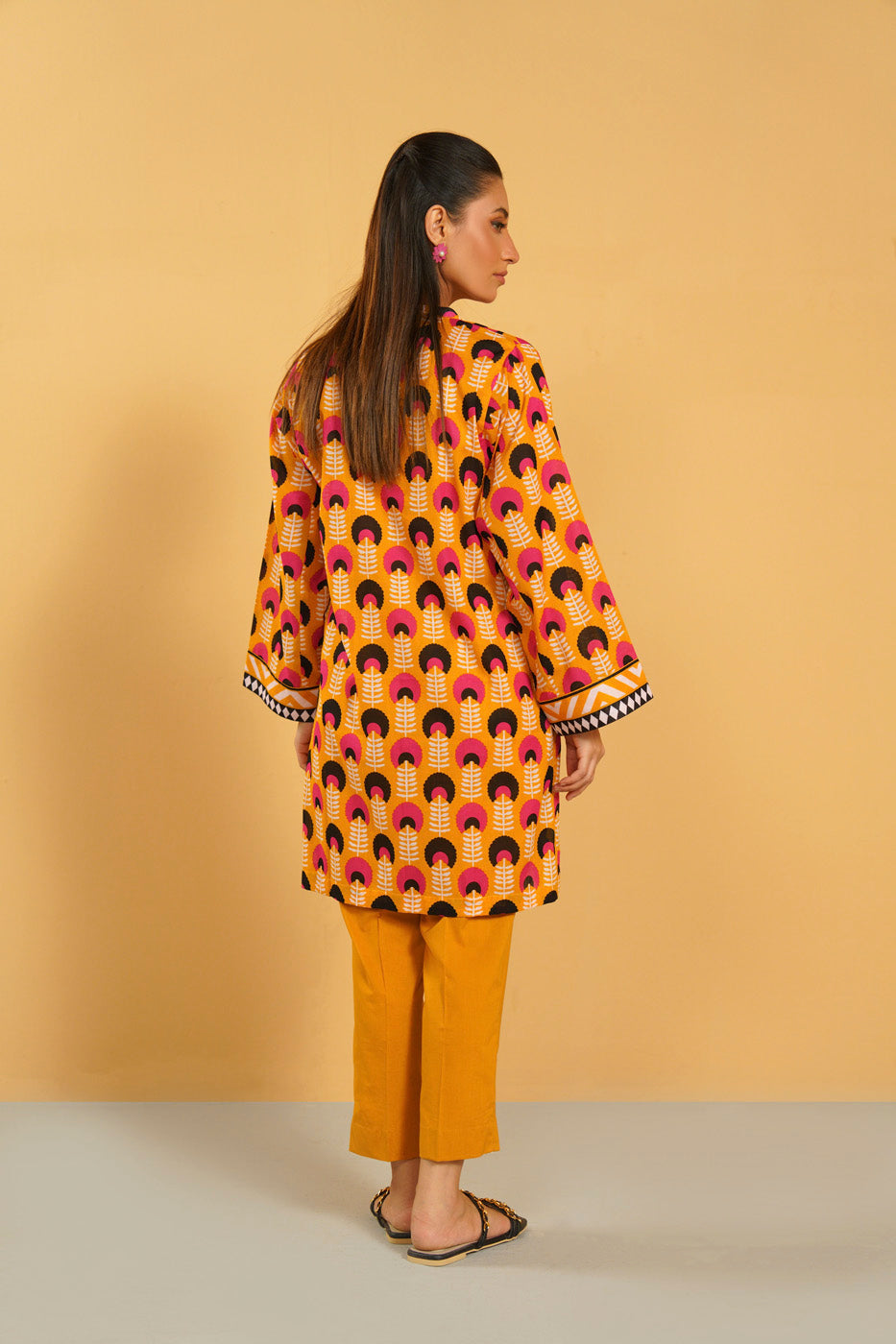 RTW | SHIRT view 4