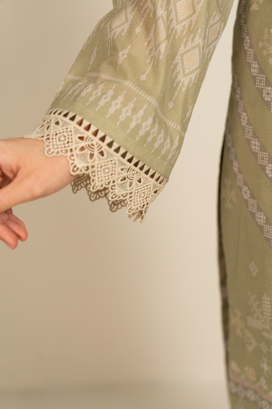 RTS | SHIRT, TROUSER & DUPATTA view 4