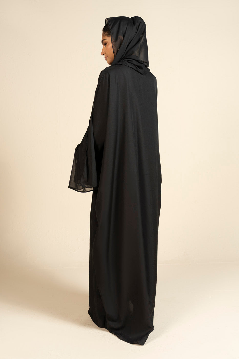 RTW | ABAYA & STOLE view 4