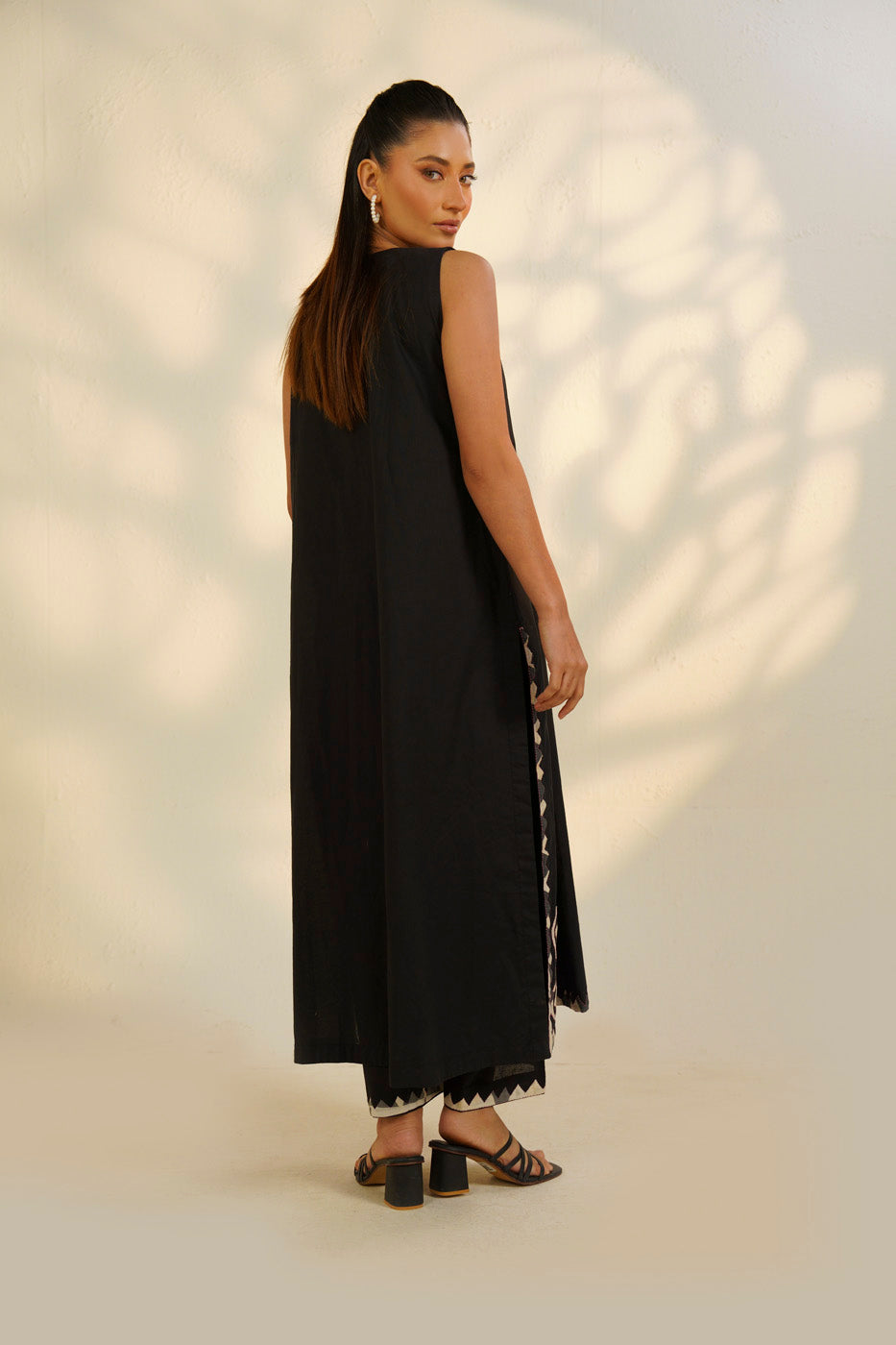 RTW | SHIRT view 3