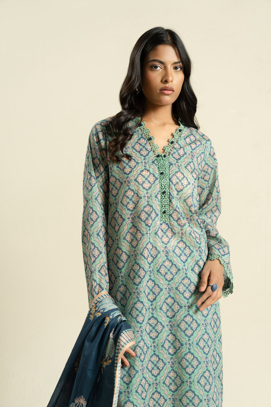 RTS | SHIRT & DUPATTA alternate view