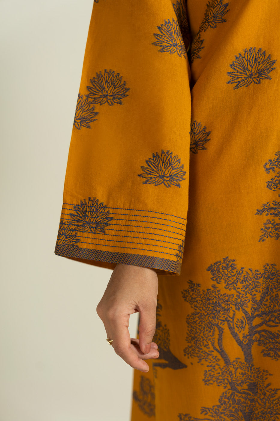 RTW | SHIRT & TROUSER view 4
