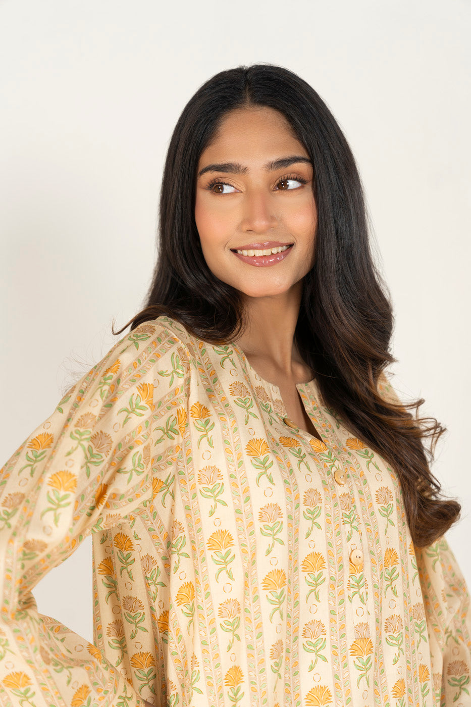 RTW | SHIRT view 3