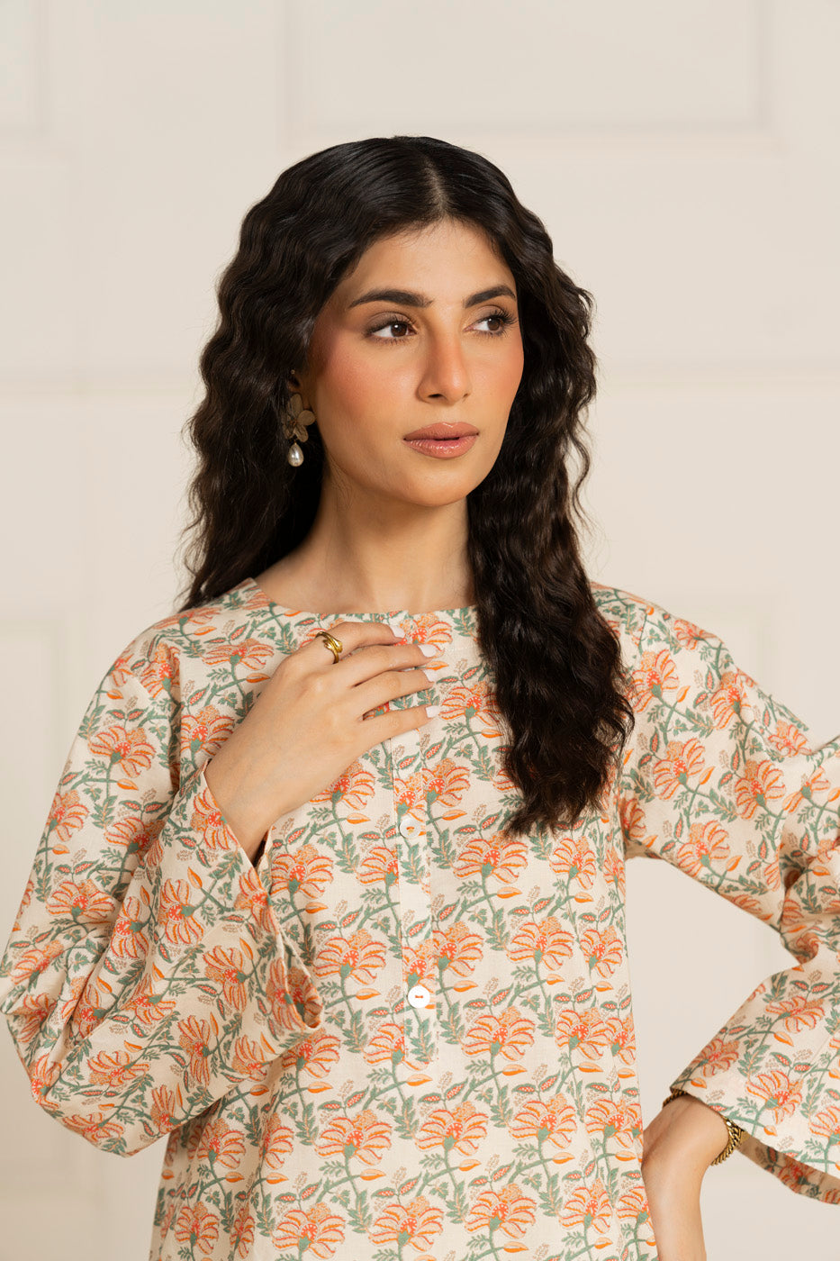 RTW | SHIRT view 3