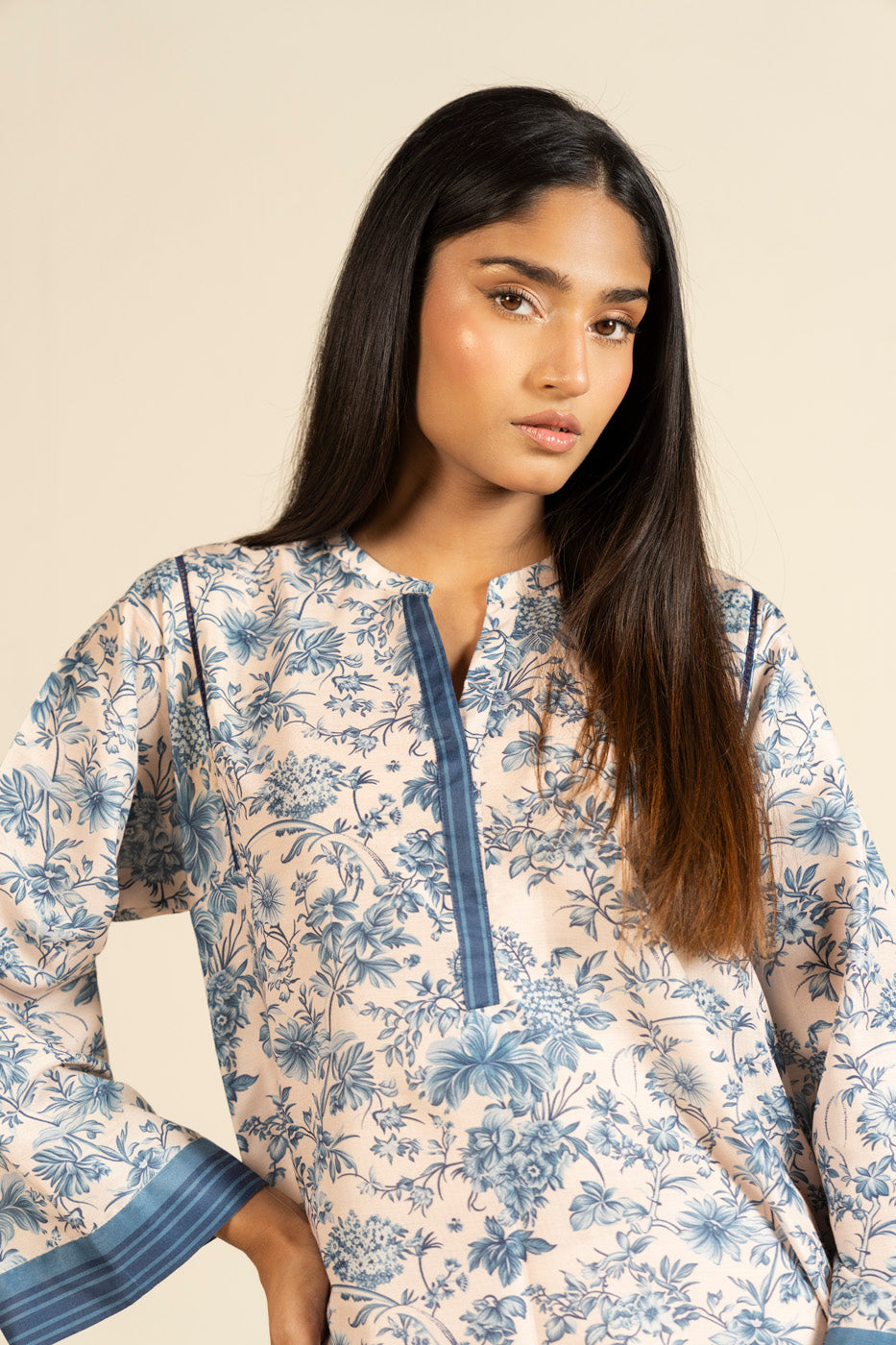 RTW | SHIRT view 3