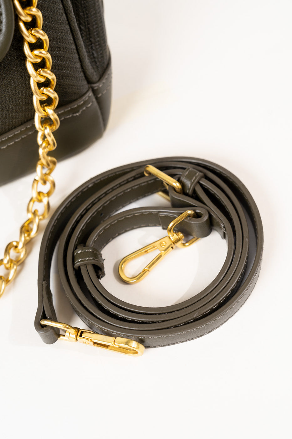 CHAIN-STRAP CROSSBODY BAG view 3