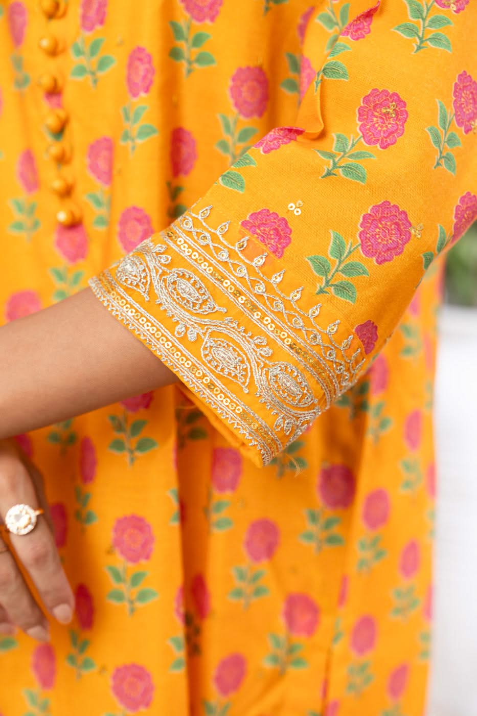 RTW | SHIRT & DUPATTA view 4