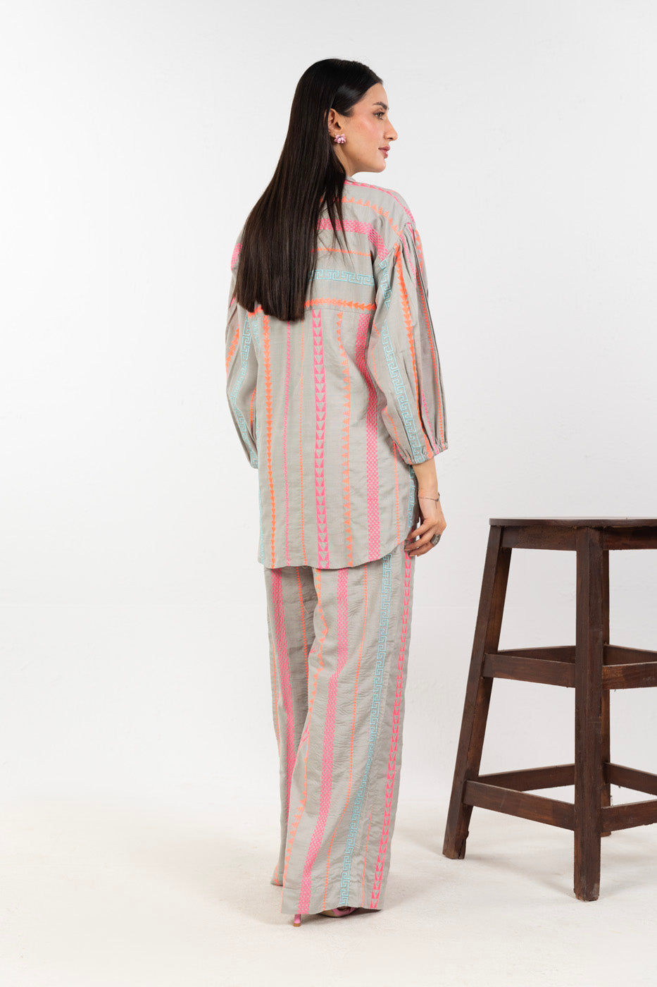 RTW | SHIRT view 4