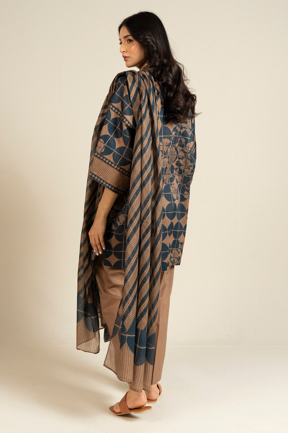 RTS  | SHIRT, TROUSER & DUPATTA view 4