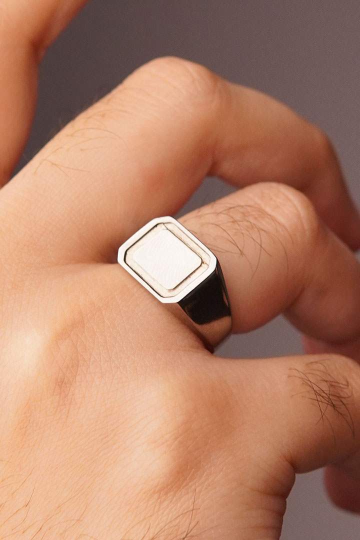 Rectangle Signet Ring - Grey alternate view